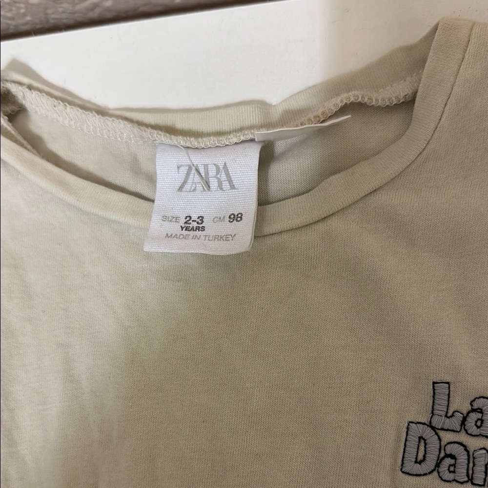 3/15$ La Belle Danseuse Kids Cream Top - Picture 2 of 3